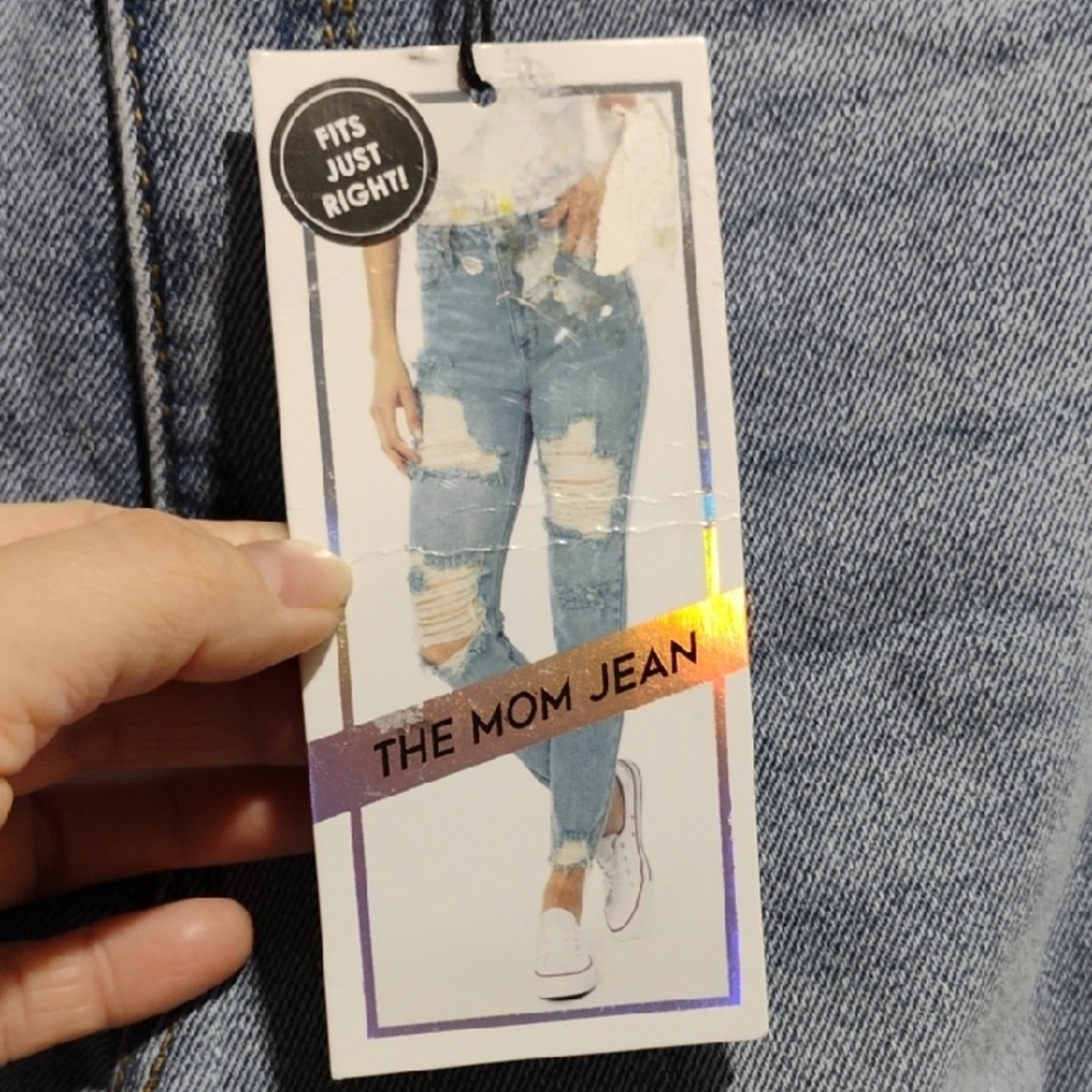 (X-52) SALE! NWT Tinseltown High Rise The Mom Jean Light Blue Jeans 3/26 - Picture 4 of 9